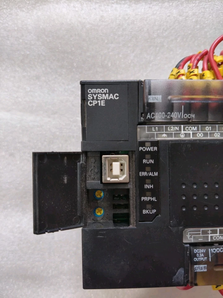 OMRON CP1E-E30DR-A PROGRAMMABLE CONTROLLER TESTED OK